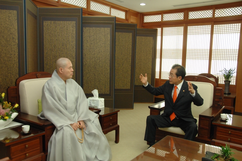 2010.06.21_홍준표 의원 예방 (18)